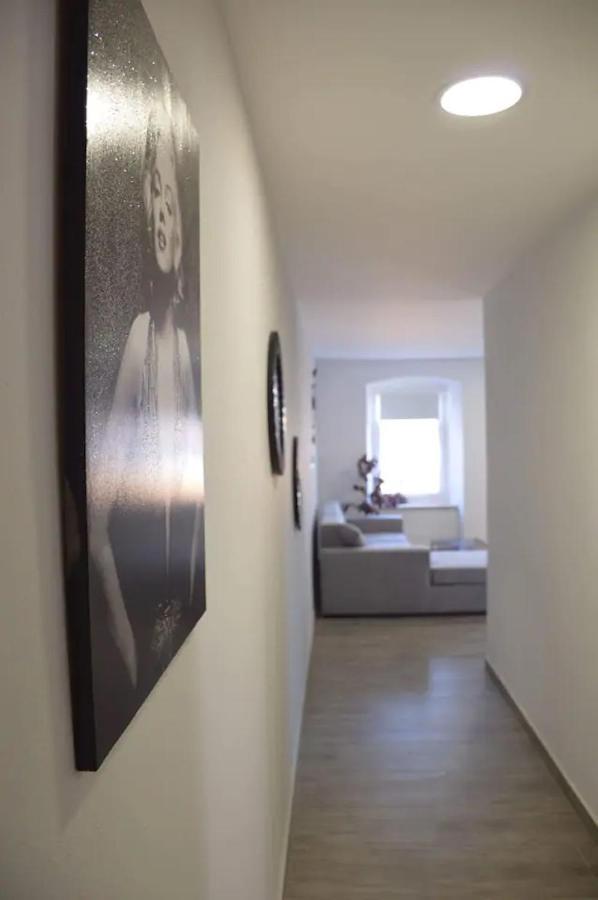 Old Town Apartment Popovic Orsera Esterno foto